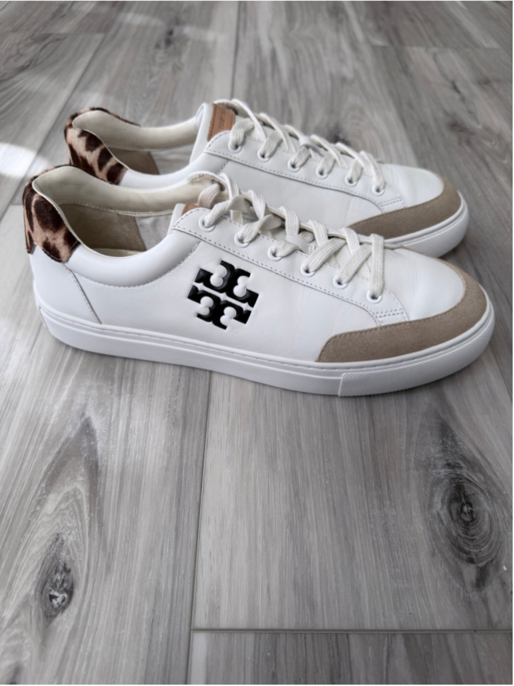 Tory Burch Howell Court Womens 10 White Leather Leopard Calf Hair Sneakers 8913